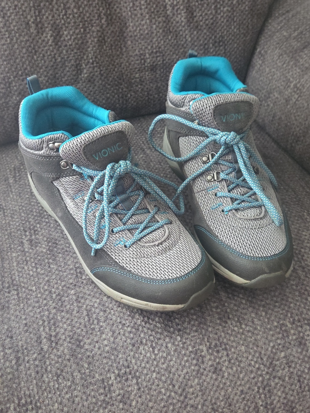 Vionic Gray Mesh Sneakers with Teal Accents